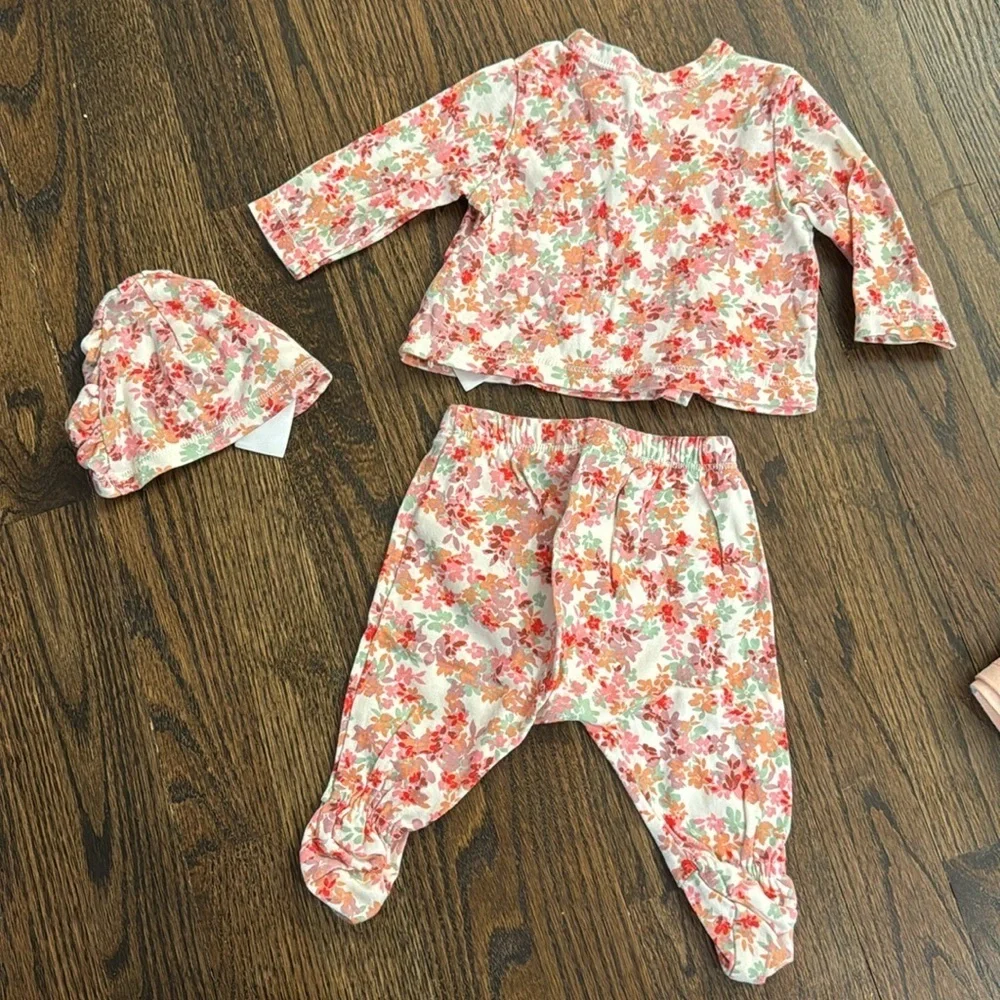0-3 Month Baby Girl Bundle Neutral Floral Clothing Lot 3 Outfits old navy